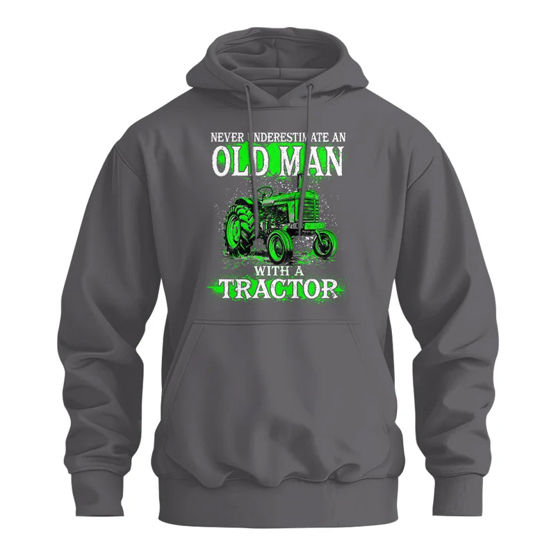 Funny Quote Never Underestimate Old Man Tractor - Unisex Heavy Blend™ Hooded Sweatshirt