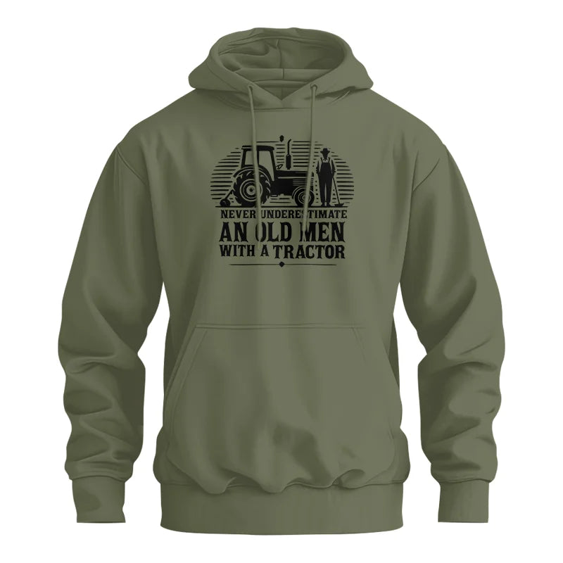 Never Underestimate An Old Men With A Tractor - Unisex Heavy Blend™ Hooded Sweatshirt