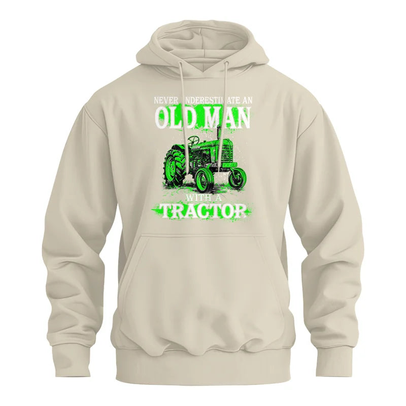 Funny Quote Never Underestimate Old Man Tractor - Unisex Heavy Blend™ Hooded Sweatshirt