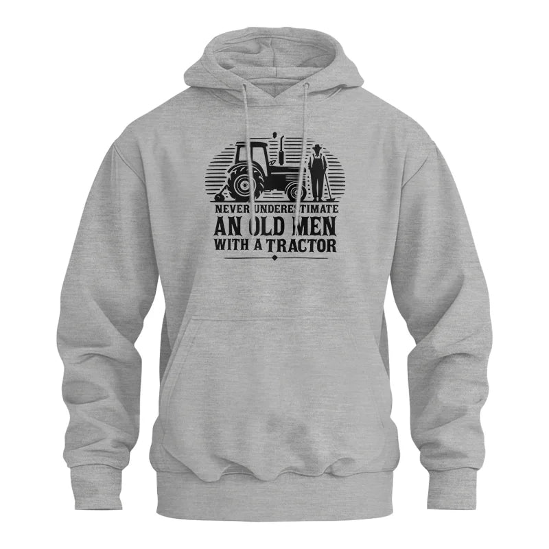 Never Underestimate An Old Men With A Tractor - Unisex Heavy Blend™ Hooded Sweatshirt