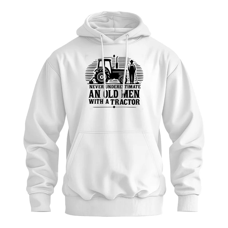 Never Underestimate An Old Men With A Tractor - Unisex Heavy Blend™ Hooded Sweatshirt