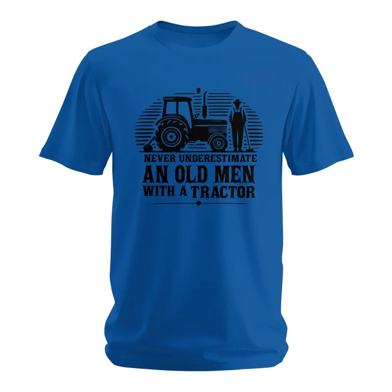 Never Underestimate An Old Men With A Tractor - Unisex Softstyle T-Shirt